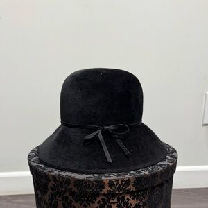 Classic Black Wool Hat with Ribbon Detail
